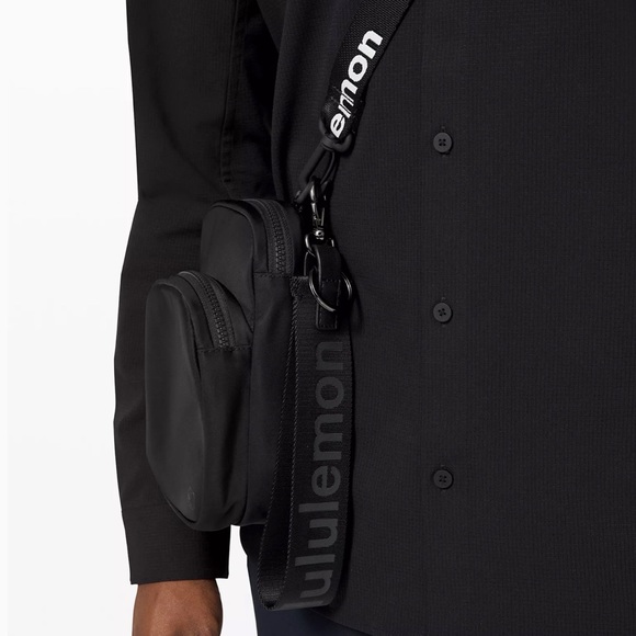 Lululemon Never Lost Keychain Black Super Dark NWT - Picture 3 of 4